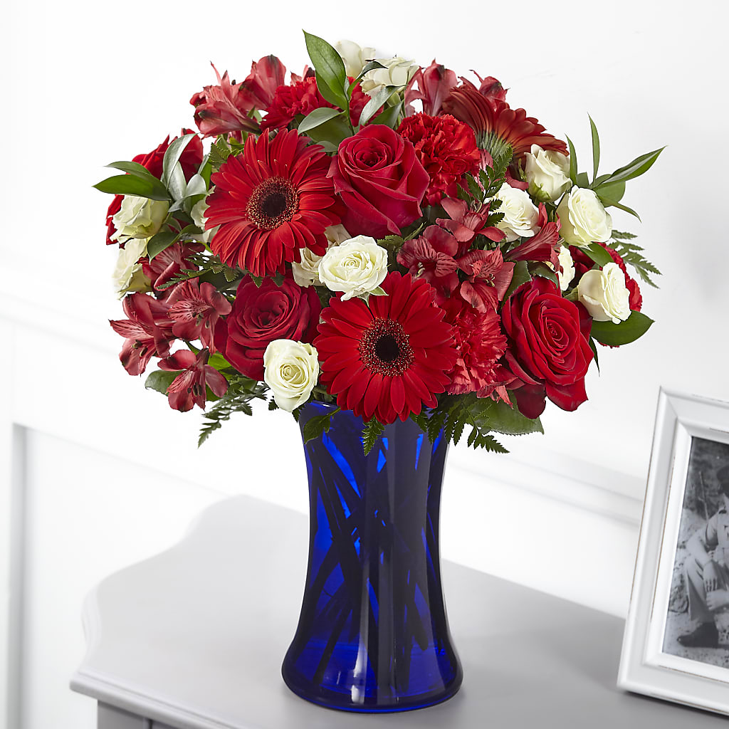 Hearts Embrace Bouquet –  Margartia Flowers, Jersey City NJ